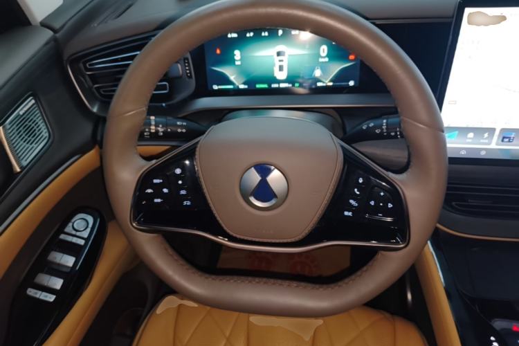 Used Denza D9 2022 DM-i 970 Four-Wheel Drive Flagship Model Steering Wheel