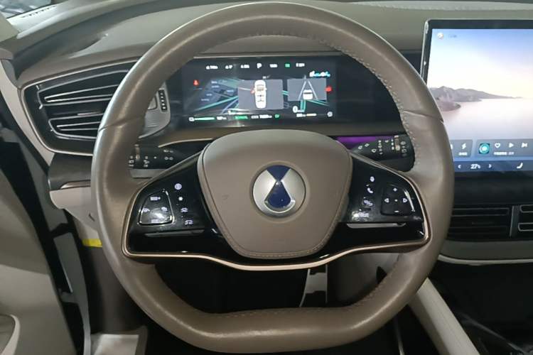 Used Denza D9 2022 DM-i 1040 Prestige Model Steering Wheel