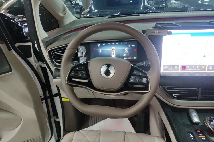 Used Denza D9 2022 DM-i 970 Four-Wheel Drive Flagship Model Steering Wheel