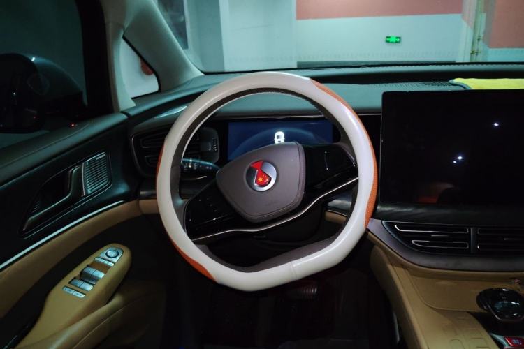 Used Denza D9 2022 DM-i 1040 Prestige Model Steering Wheel