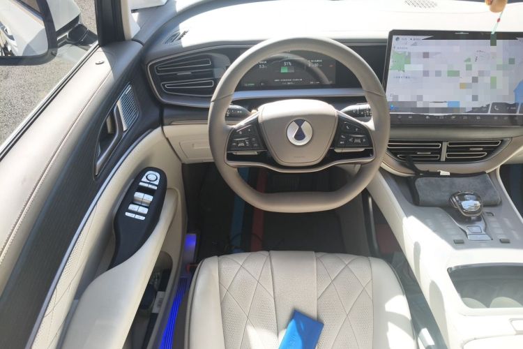 Used Denza D9 2022 DM-i 970 Four-Wheel Drive Flagship Model Steering Wheel