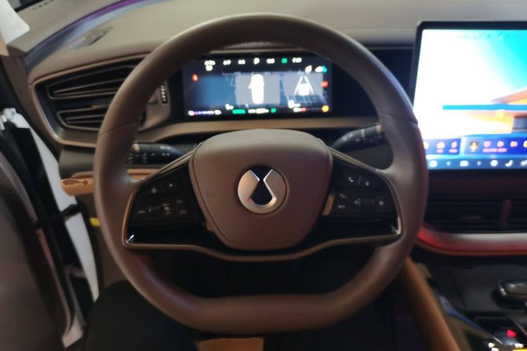 Used Denza D9 2022 DM-i 970 Four-Wheel Drive Flagship Model Steering Wheel