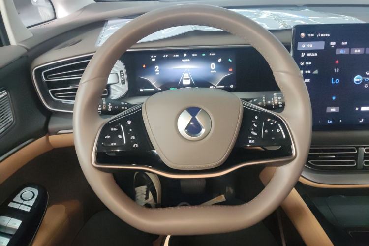Used Denza D9 2022 DM-i 970 Four-Wheel Drive Flagship Model Steering Wheel