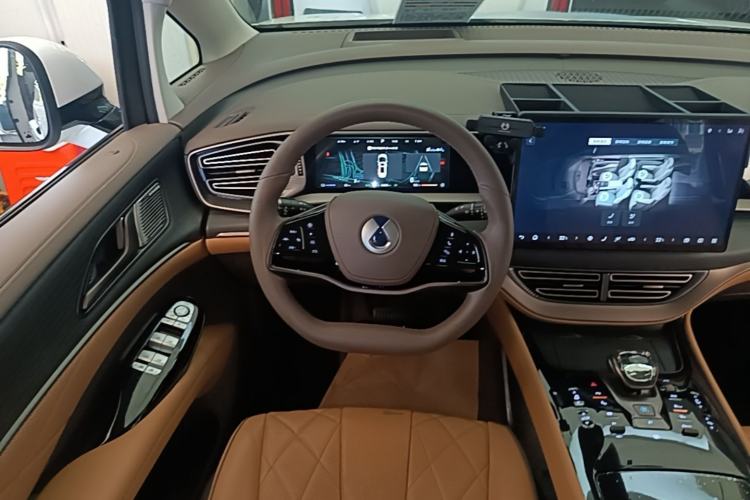 Used Denza D9 2022 DM-i 970 Four-Wheel Drive Prestige Model Steering Wheel