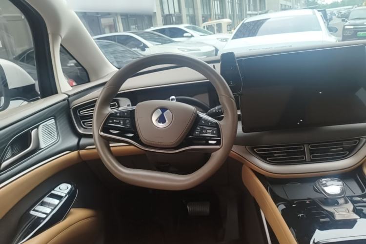 Used Denza D9 2022 DM-i 970 Four-Wheel Drive Prestige Model Steering Wheel