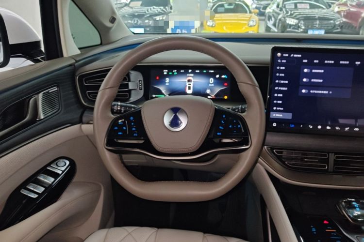 Used Denza D9 2022 DM-i 970 Four-Wheel Drive Flagship Model Steering Wheel
