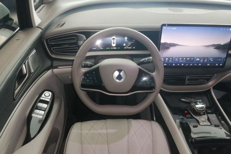 Used Denza D9 2022 DM-i 970 Four-Wheel Drive Flagship Model Steering Wheel