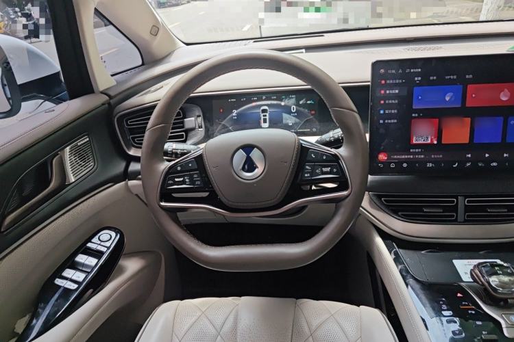 Used Denza D9 2022 DM-i 970 Four-Wheel Drive Flagship Model Steering Wheel