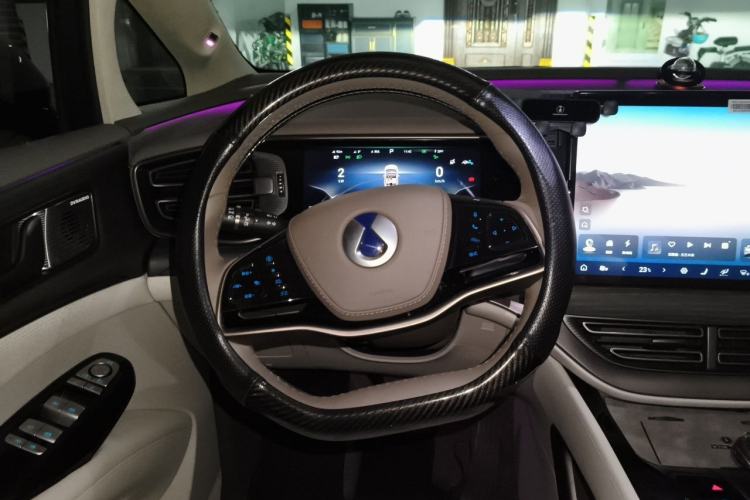 Used Denza D9 2022 DM-i 970 Four-Wheel Drive Flagship Model Steering Wheel