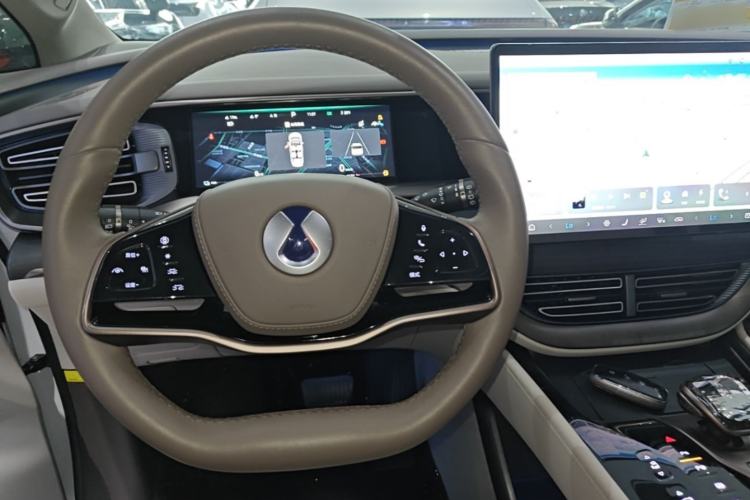Used Denza D9 2022 DM-i 970 Four-Wheel Drive Flagship Model Steering Wheel