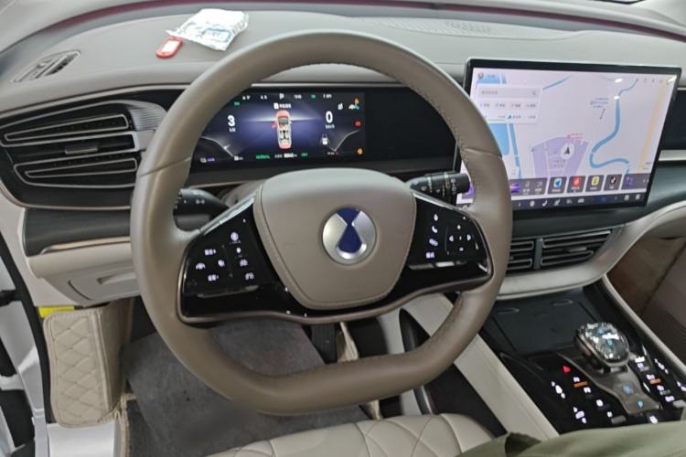 Used Denza D9 2022 DM-i 970 Four-Wheel Drive Flagship Model Steering Wheel