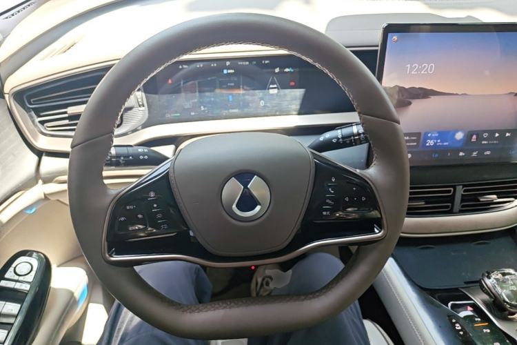 Used Denza D9 2022 DM-i 970 Four-Wheel Drive Flagship Model Steering Wheel