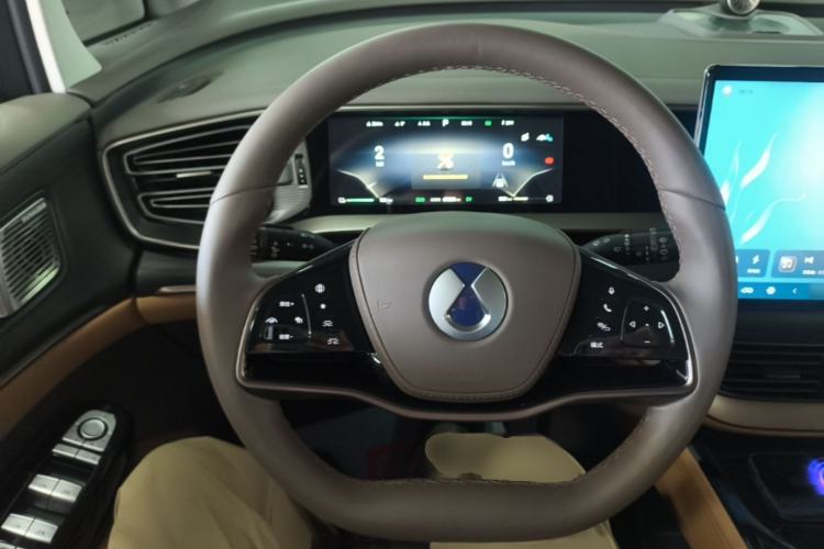 Used Denza D9 2022 DM-i 970 Four-Wheel Drive Prestige Model Steering Wheel