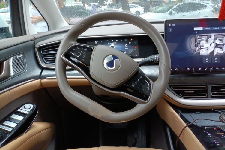Used Denza D9 2022 DM-i 1040 Prestige Model Steering Wheel