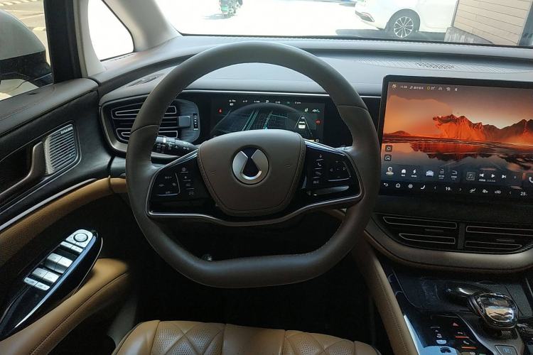 Used Denza D9 2022 DM-i 1040 Prestige Model Steering Wheel