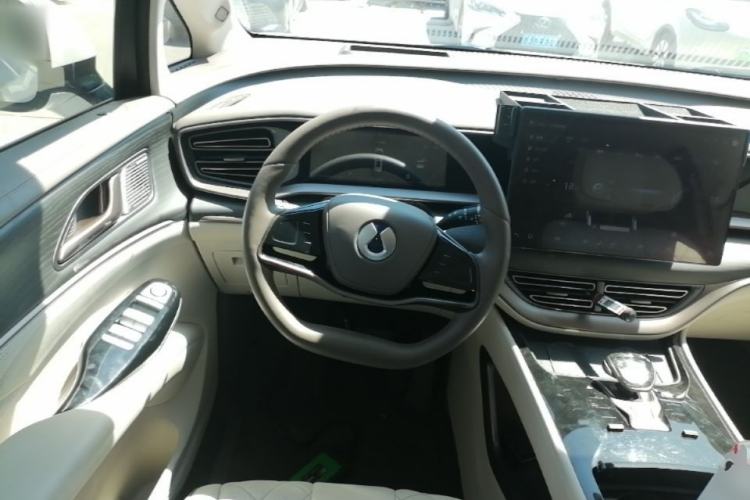 Used Denza D9 2022 DM-i 970 Four-Wheel Drive Flagship Model Steering Wheel