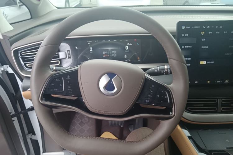 Used Denza D9 2022 DM-i 970 Four-Wheel Drive Flagship Model Steering Wheel