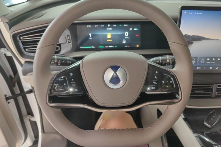 Used Denza D9 2022 DM-i 970 Four-Wheel Drive Prestige Model Steering Wheel