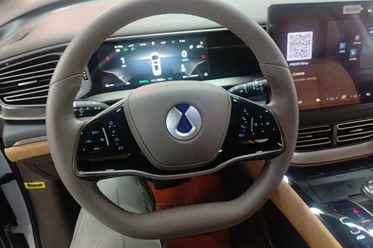 Used Denza D9 2022 DM-i 970 Four-Wheel Drive Flagship Model Steering Wheel