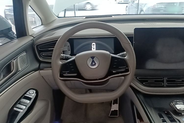 Used Denza D9 2022 DM-i 970 Four-Wheel Drive Prestige Model Steering Wheel
