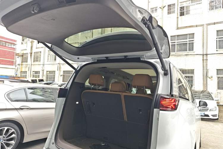 Used Denza D9 2022 DM-i 1040 Prestige Model Trunk