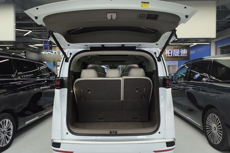 Used Denza D9 2022 DM-i 970 Four-Wheel Drive Flagship Model Trunk