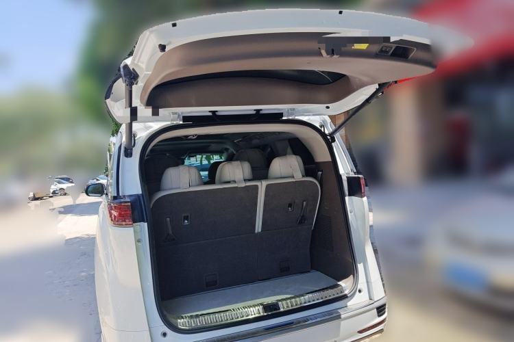Used Denza D9 2022 DM-i 945 Luxury Model Trunk