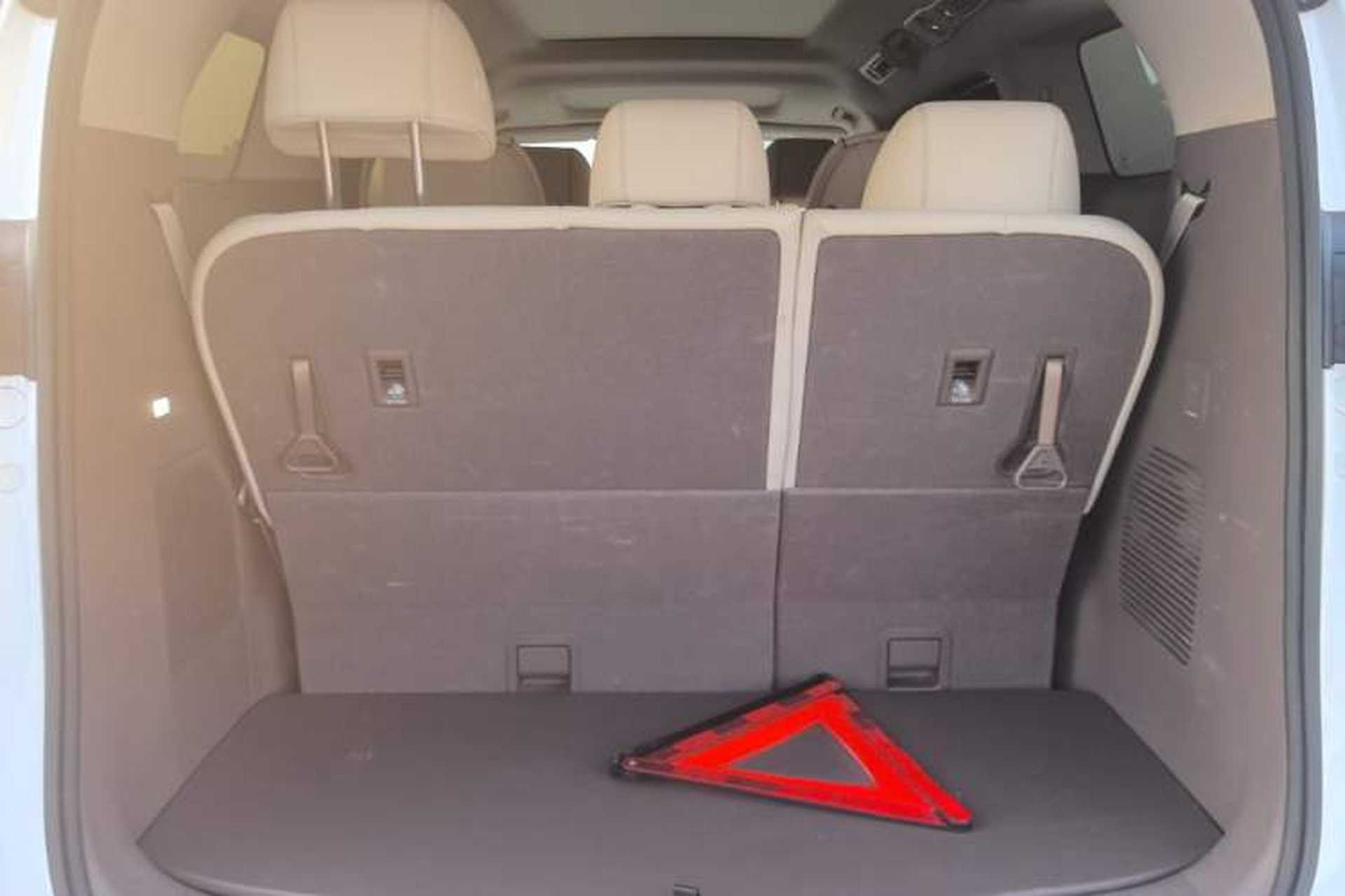 Used Denza D9 2022 DM-i 1040 Prestige Model Trunk