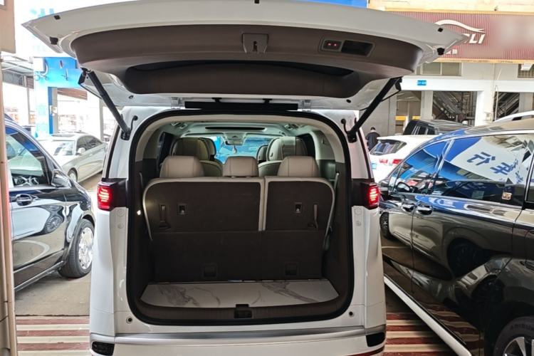 Used Denza D9 2022 DM-i 970 Four-Wheel Drive Flagship Model Trunk