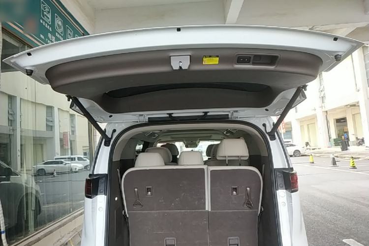Used Denza D9 2022 DM-i 970 Four-Wheel Drive Flagship Model Trunk