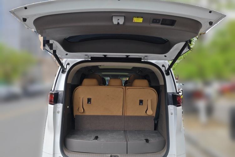 Used Denza D9 2022 DM-i 970 Four-Wheel Drive Flagship Model Trunk