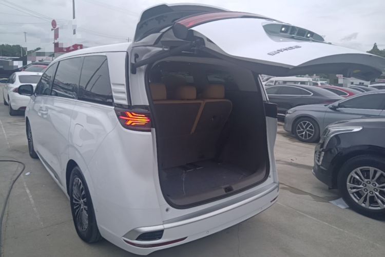 Used Denza D9 2022 DM-i 970 Four-Wheel Drive Flagship Model Trunk