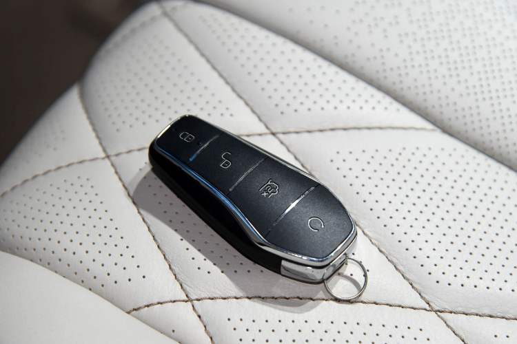 Used Denza D9 2022 DM-i 970 Four-Wheel Drive Flagship Model Vehicle Key