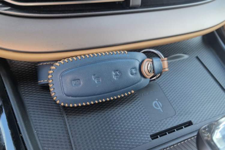 Used Denza D9 2022 DM-i 1040 Prestige Model Vehicle Key