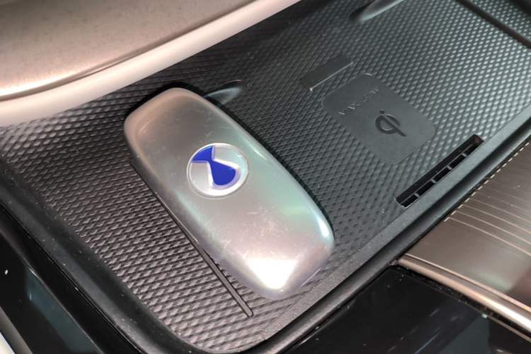 Used Denza D9 2022 DM-i 970 Four-Wheel Drive Flagship Model Vehicle Key