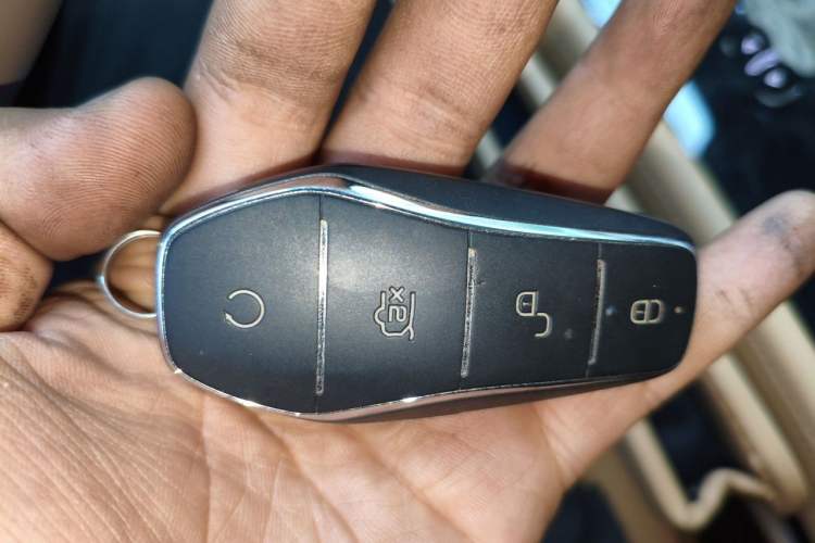 Used Denza D9 2022 DM-i 970 Four-Wheel Drive Flagship Model Vehicle Key