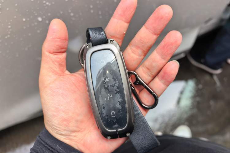 Used Denza D9 2022 DM-i 970 Four-Wheel Drive Prestige Model Vehicle Key