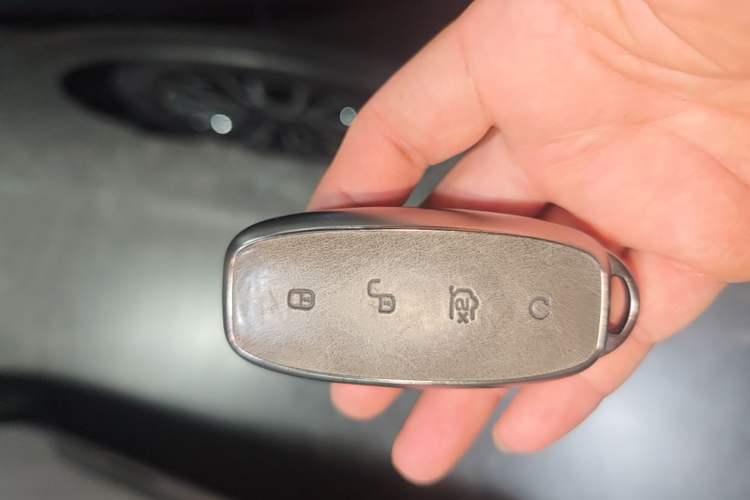 Used Denza D9 2022 DM-i 970 Four-Wheel Drive Flagship Model Vehicle Key
