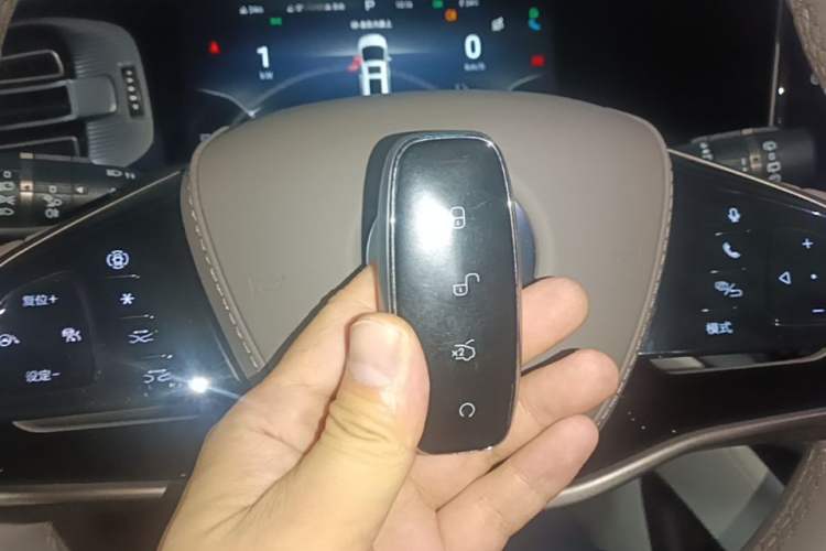 Used Denza D9 2022 DM-i 970 Four-Wheel Drive Flagship Model Vehicle Key