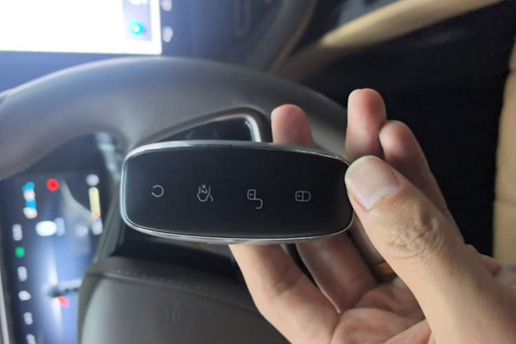 Used Denza D9 2022 DM-i 1040 Prestige Model Vehicle Key
