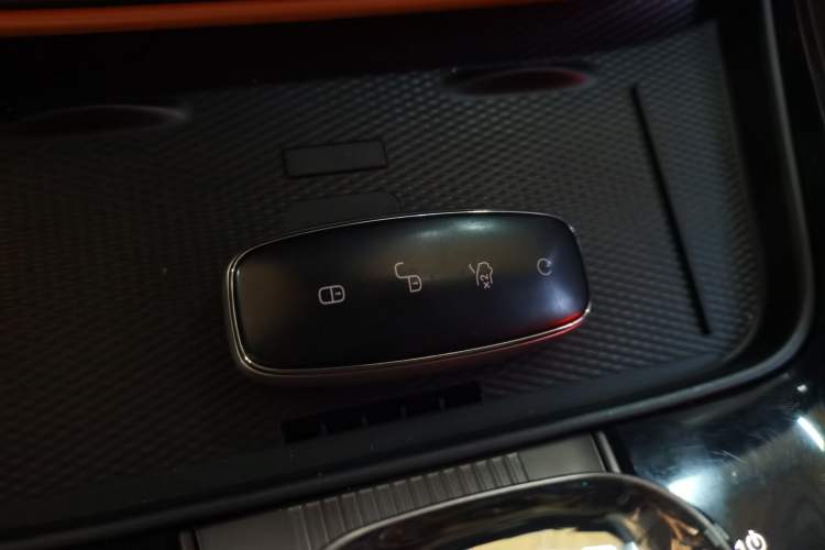 Used Denza D9 2022 DM-i 970 Four-Wheel Drive Flagship Model Vehicle Key