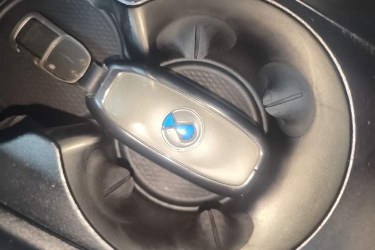 Used Denza D9 2022 DM-i 970 Four-Wheel Drive Prestige Model Vehicle Key