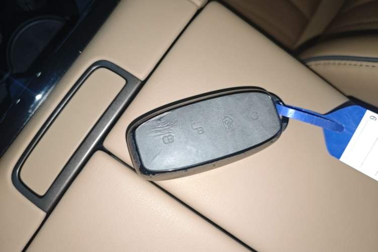 Used Denza D9 2022 DM-i 970 Four-Wheel Drive Prestige Model Vehicle Key