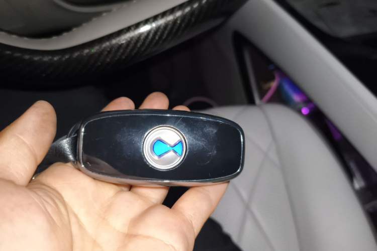 Used Denza D9 2022 DM-i 970 Four-Wheel Drive Flagship Model Vehicle Key