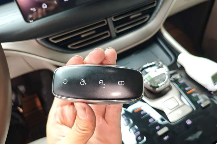 Used Denza D9 2022 DM-i 970 Four-Wheel Drive Flagship Model Vehicle Key