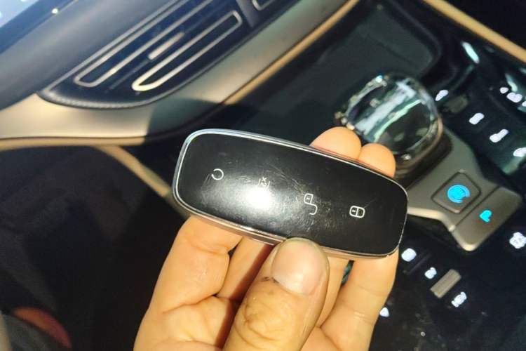 Used Denza D9 2022 DM-i 970 Four-Wheel Drive Flagship Model Vehicle Key