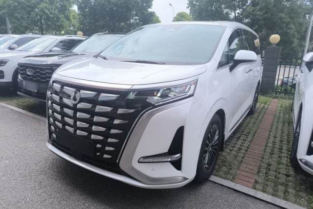 Used Denza D9 2022 DM-i 970 Four-Wheel Drive Flagship Model