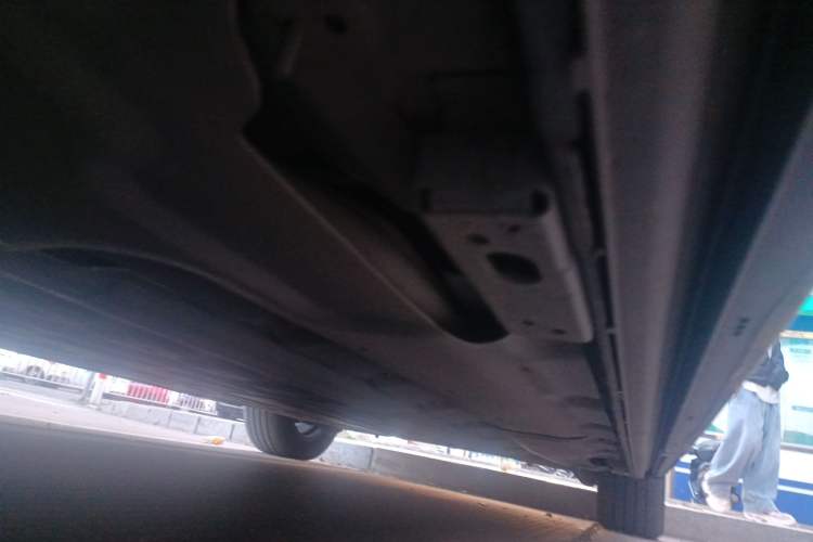 Used Denza D9 2022 DM-i 970 Four-Wheel Drive Prestige Model Chassis Front Left