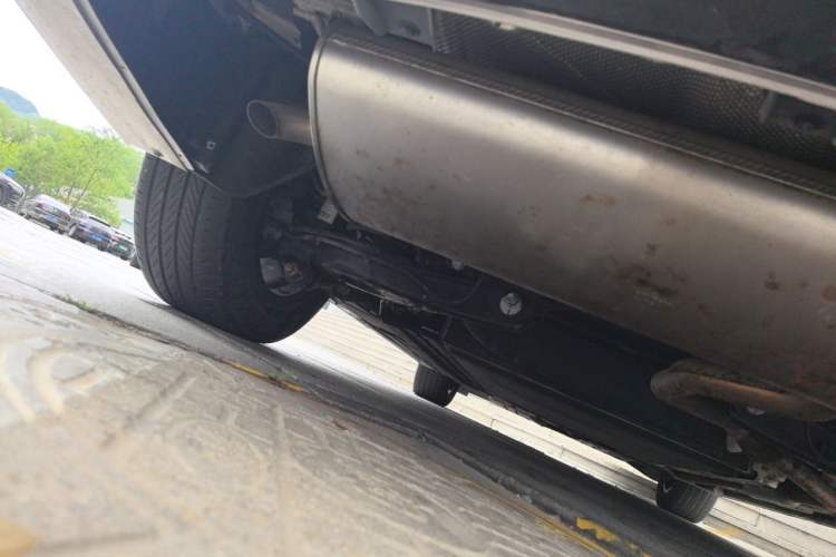 Used Denza D9 2022 DM-i 1040 Prestige Model Chassis Rear
