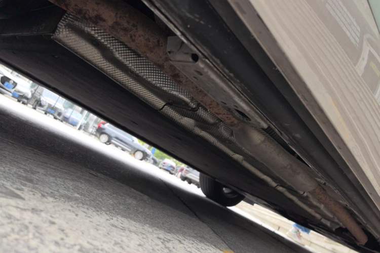 Used Denza D9 2022 DM-i 1040 Prestige Model Chassis Rear Right
